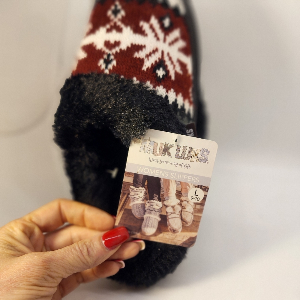 Muk Luks Women's Red and Black Snowflake Slippers